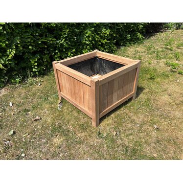 Hardhouten plantenbak Valencia 80x80x60cm. 2e kans