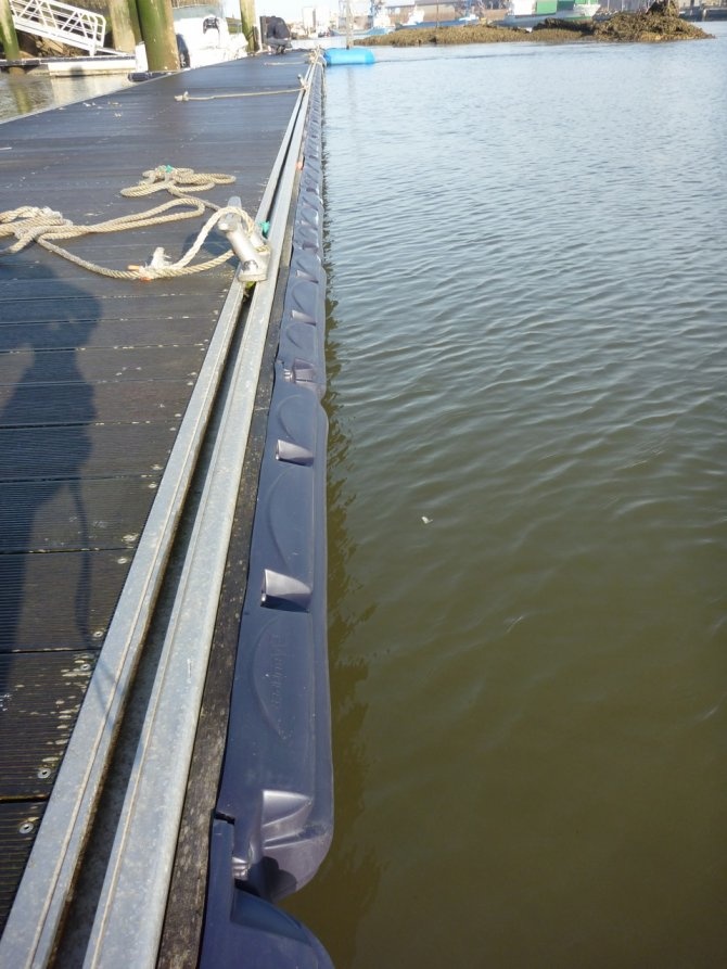 Steiger bumper stootrand  B80 - 85x12x8 cm