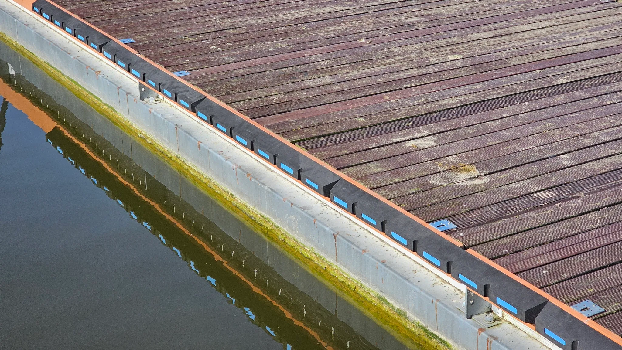 Steigerfender - EVA foam - 100 x 8 x 6 cm  - waterdicht