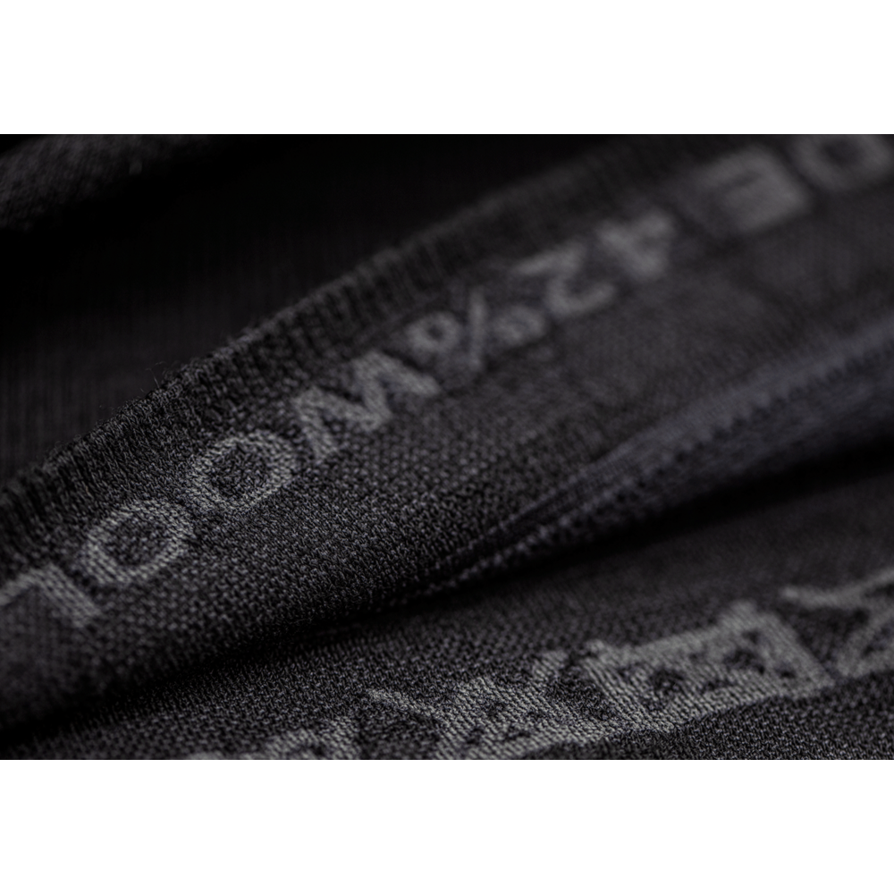 Merino Seamless Shirt LS (Black)
