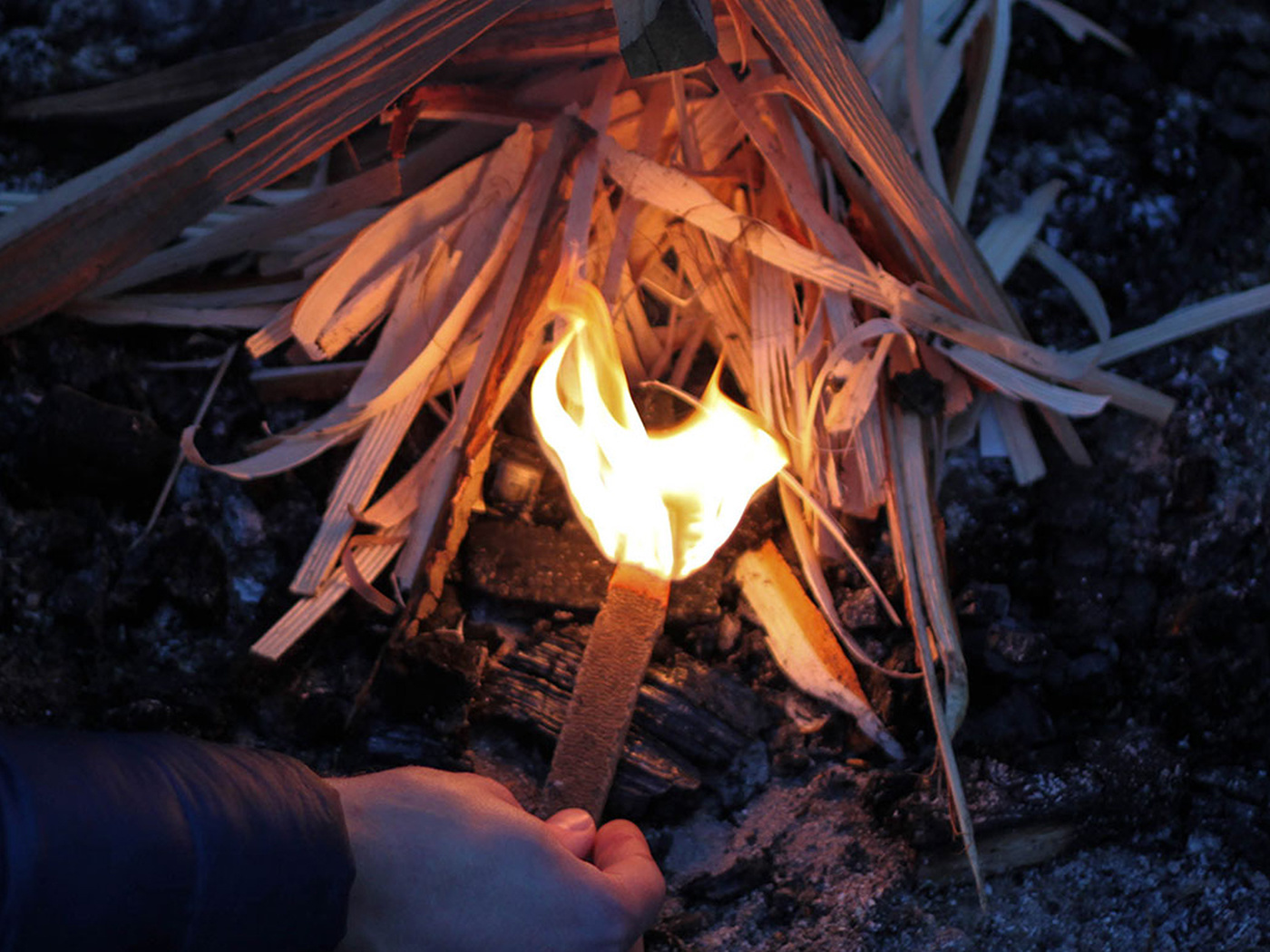 Behemoth Stormproof Sweetfire Firestarter (3Pcs)