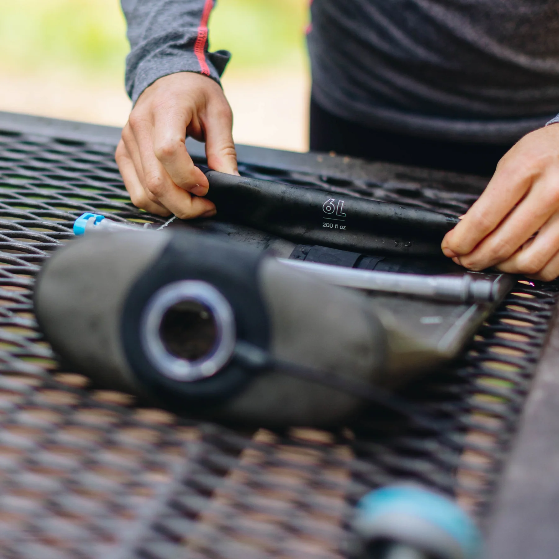 Seeker 10L (Mammoth Grey)