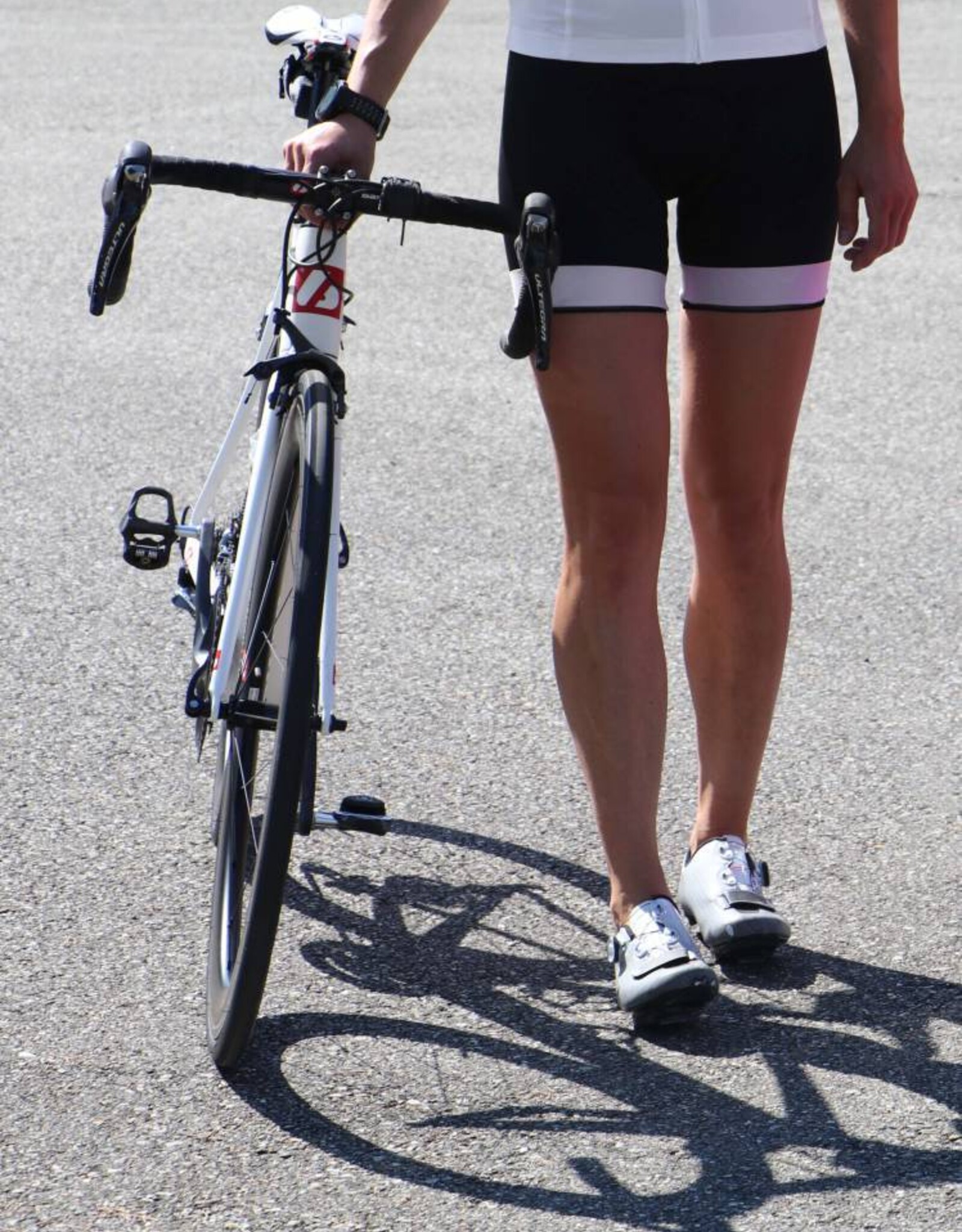 Bike textile - black & white cycling shorts