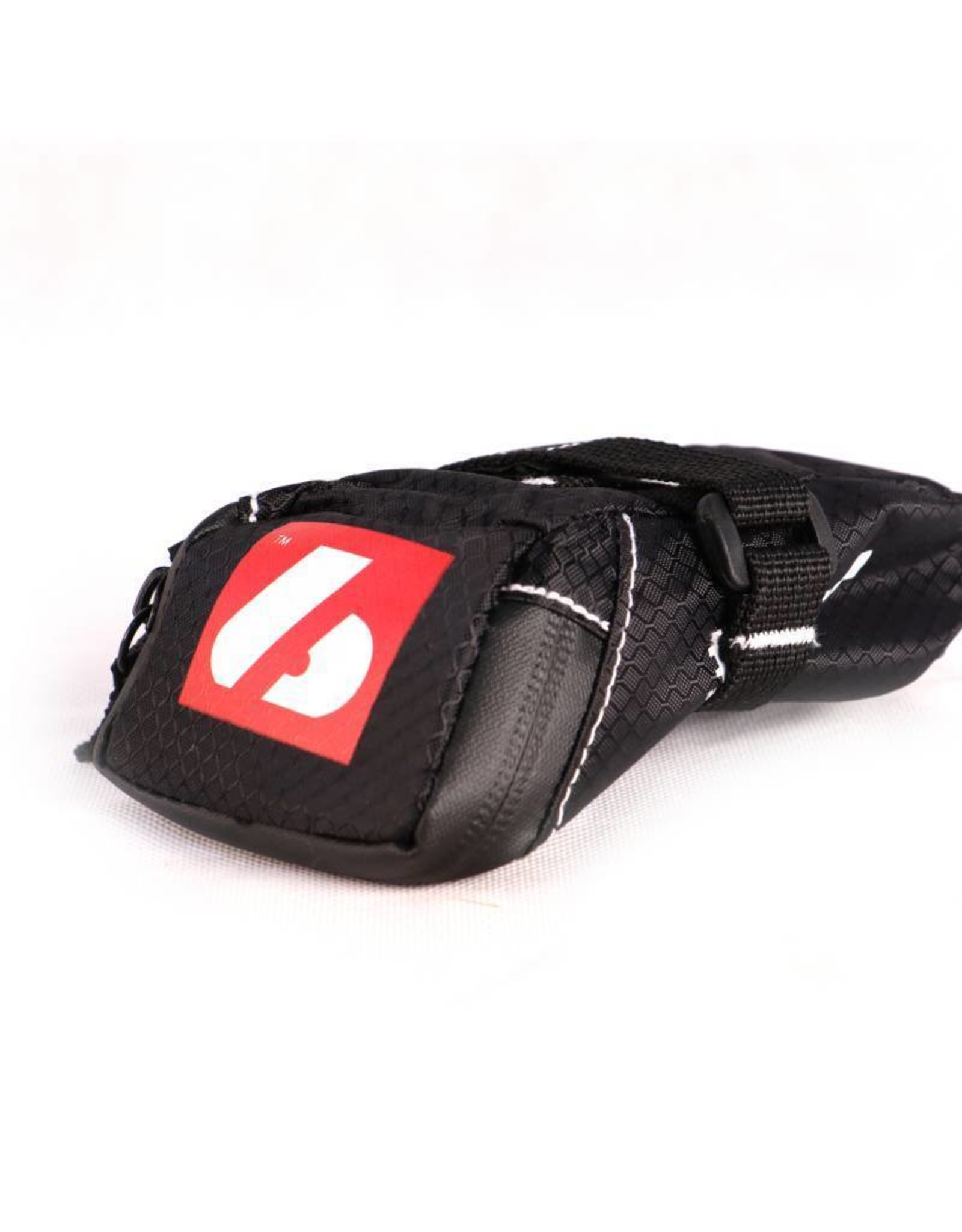 BACKPACK-06 bike, tire pocket bk