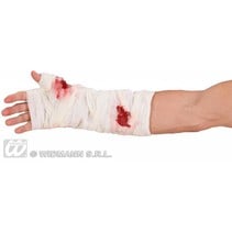 Zwachtel arm met bloed