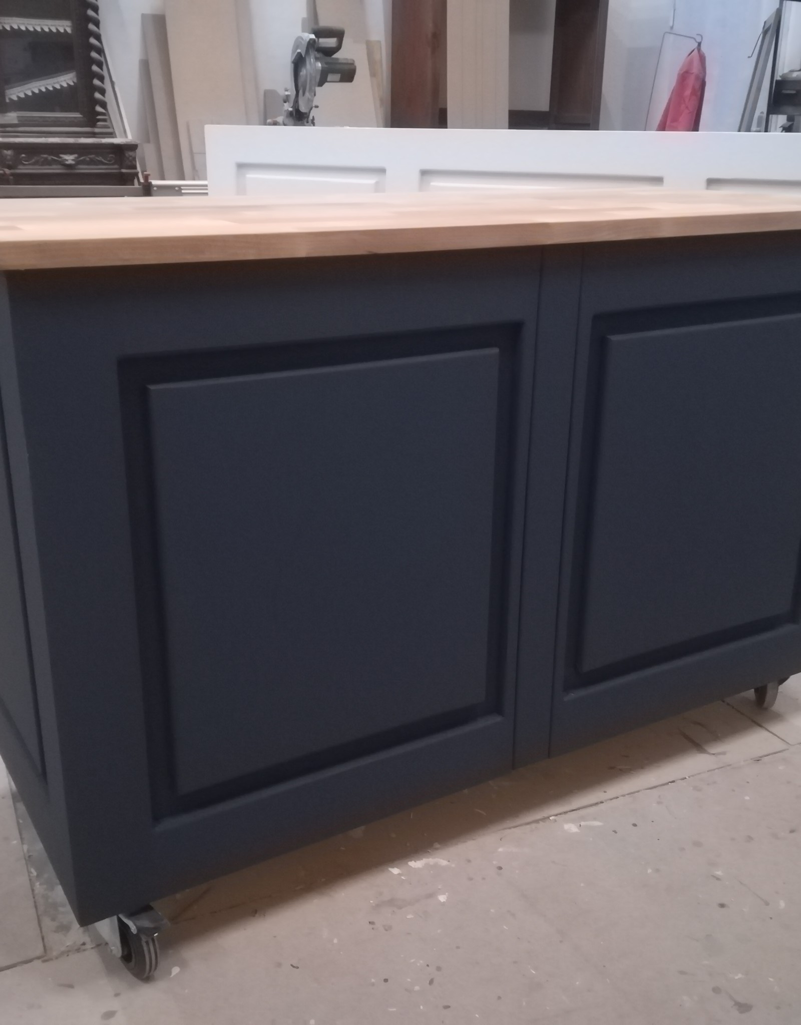 Counter Kitchen Island Bar with Beech Top, vintage look