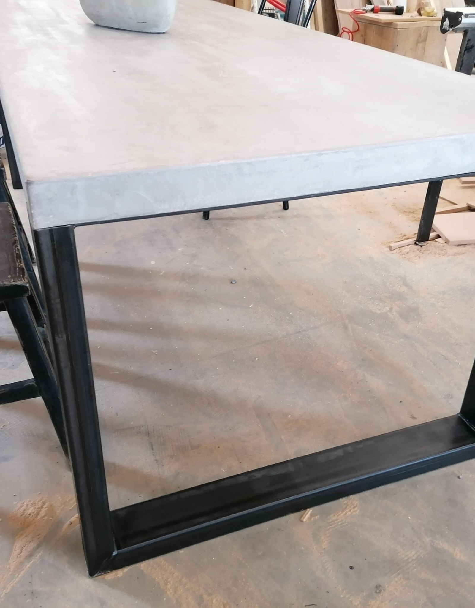 Mortex Concrete Stucco Table Metall Legs