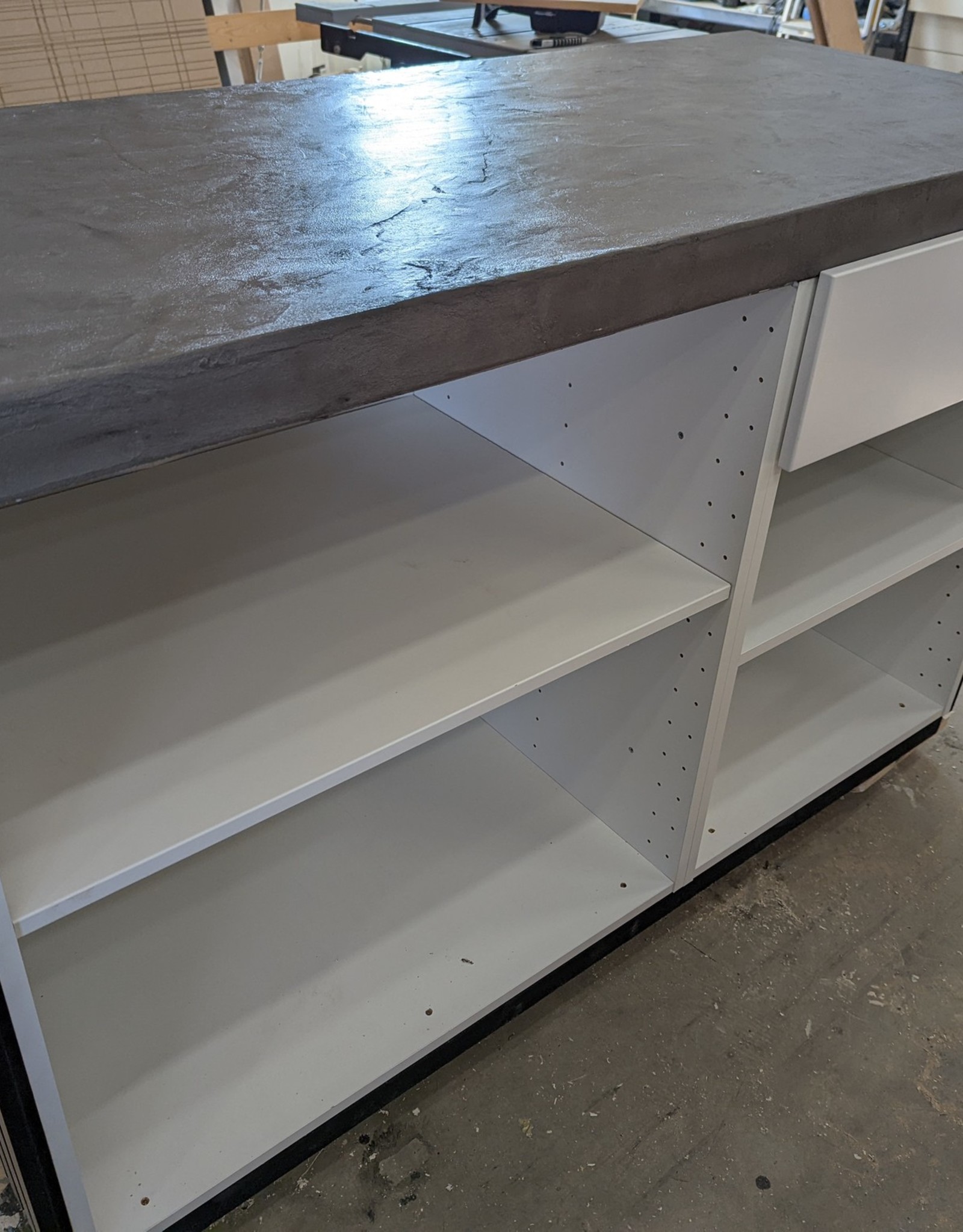 Vintage Ladentheke Mikrozement Platte