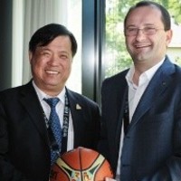 PEAK Chairman Xu visits House of Basketball | FIBA.COM