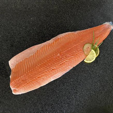 Dikke zalmfilet hele zijde !  ca 1,6 kg