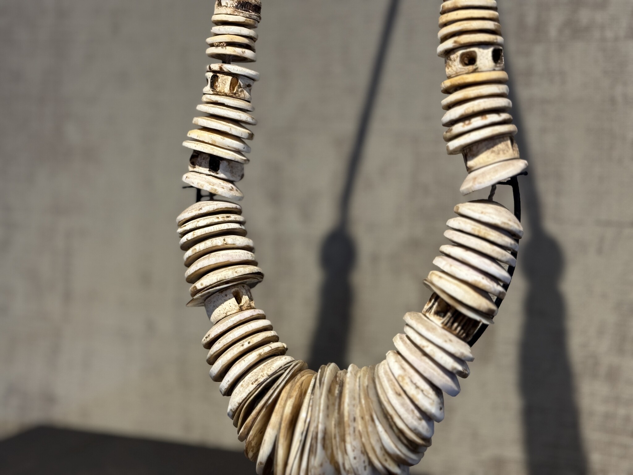 De appelgaard gemeleerde schelpen ketting