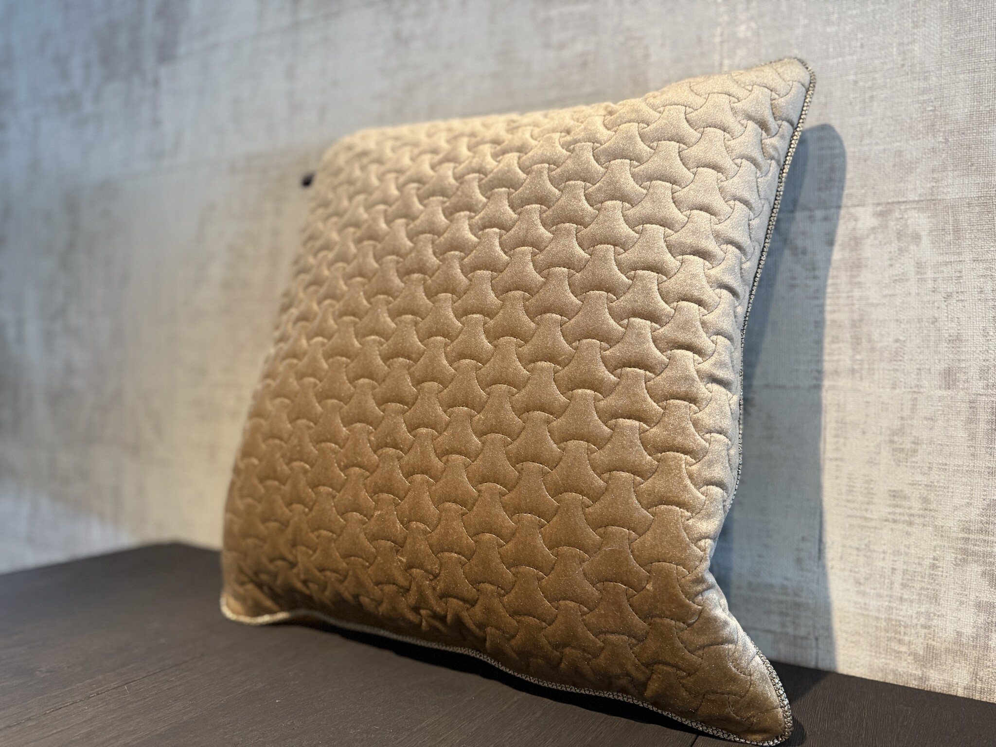 Claudi sierkussen Izacco