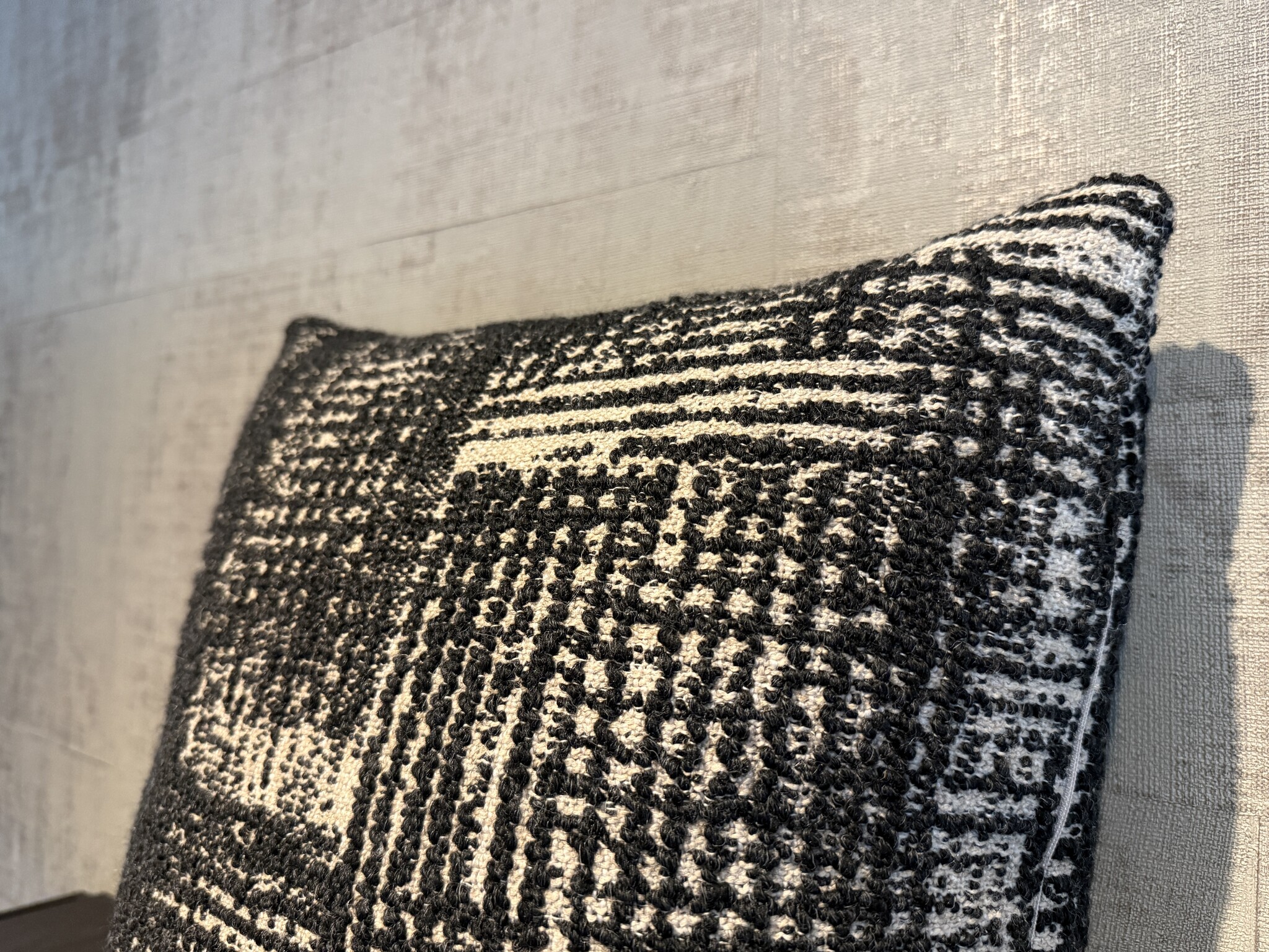 Omar sierkussen Antonio