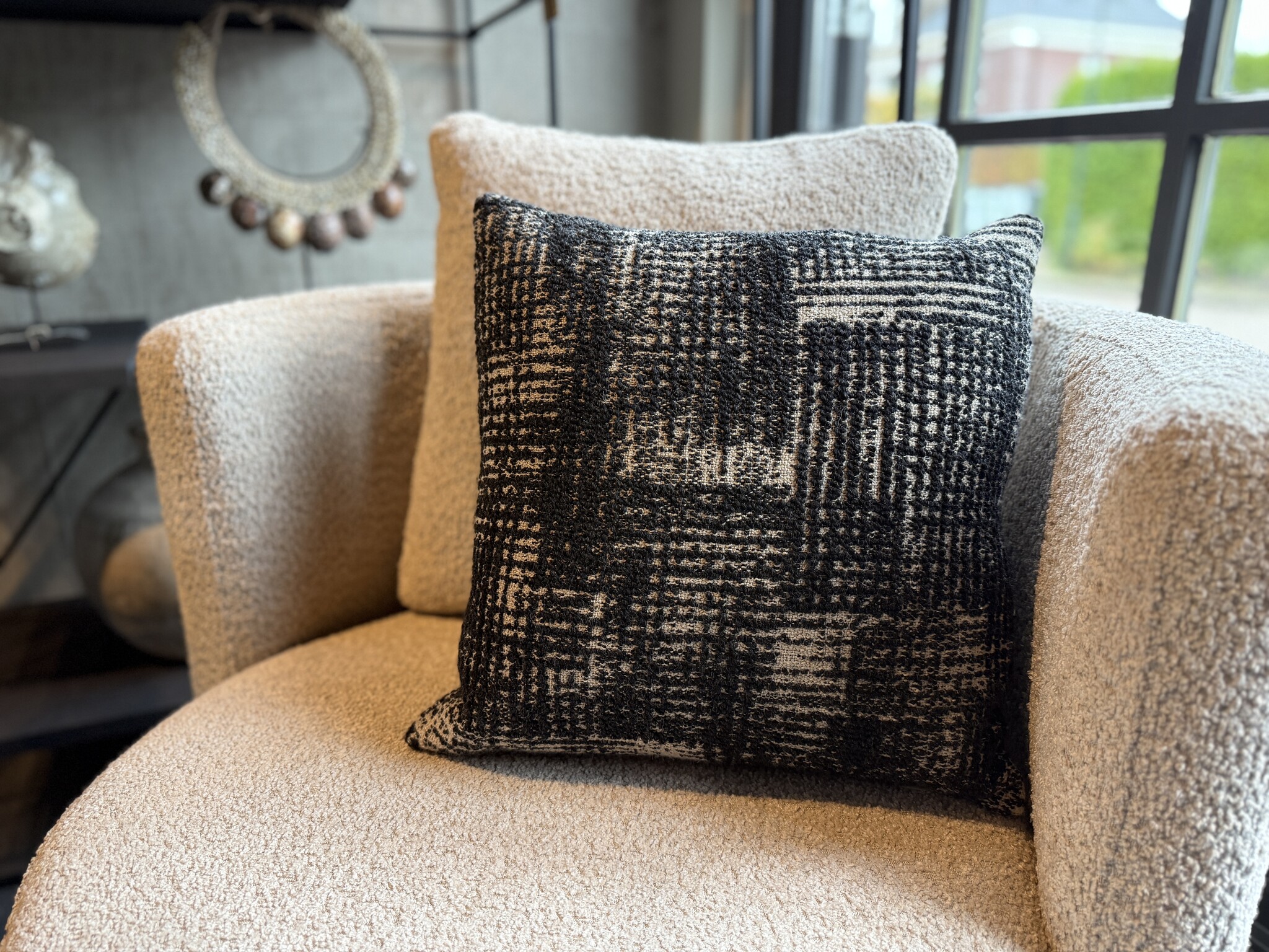 Omar sierkussen Antonio