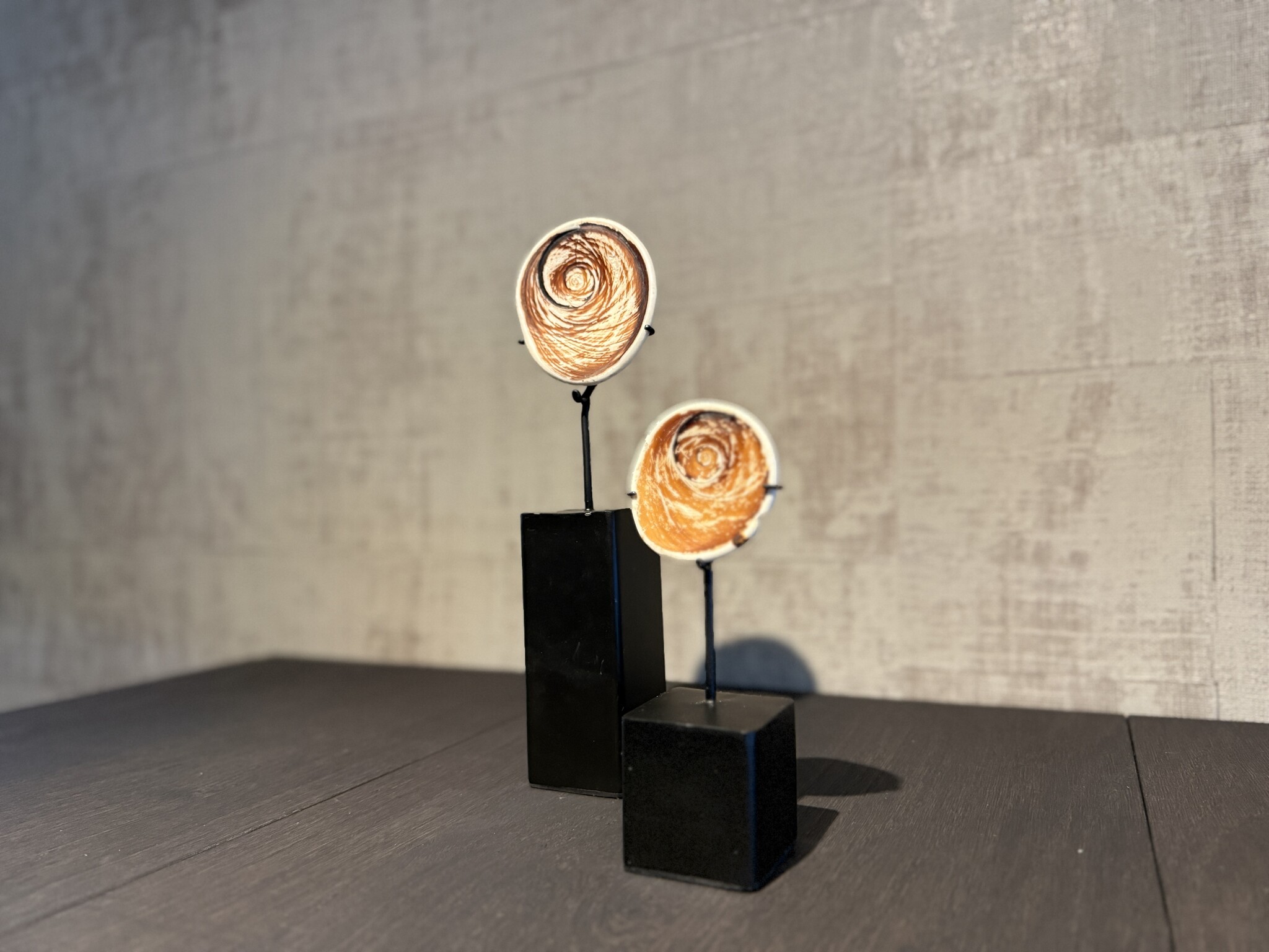 De appelgaard schelp geldsteen op standaard klein