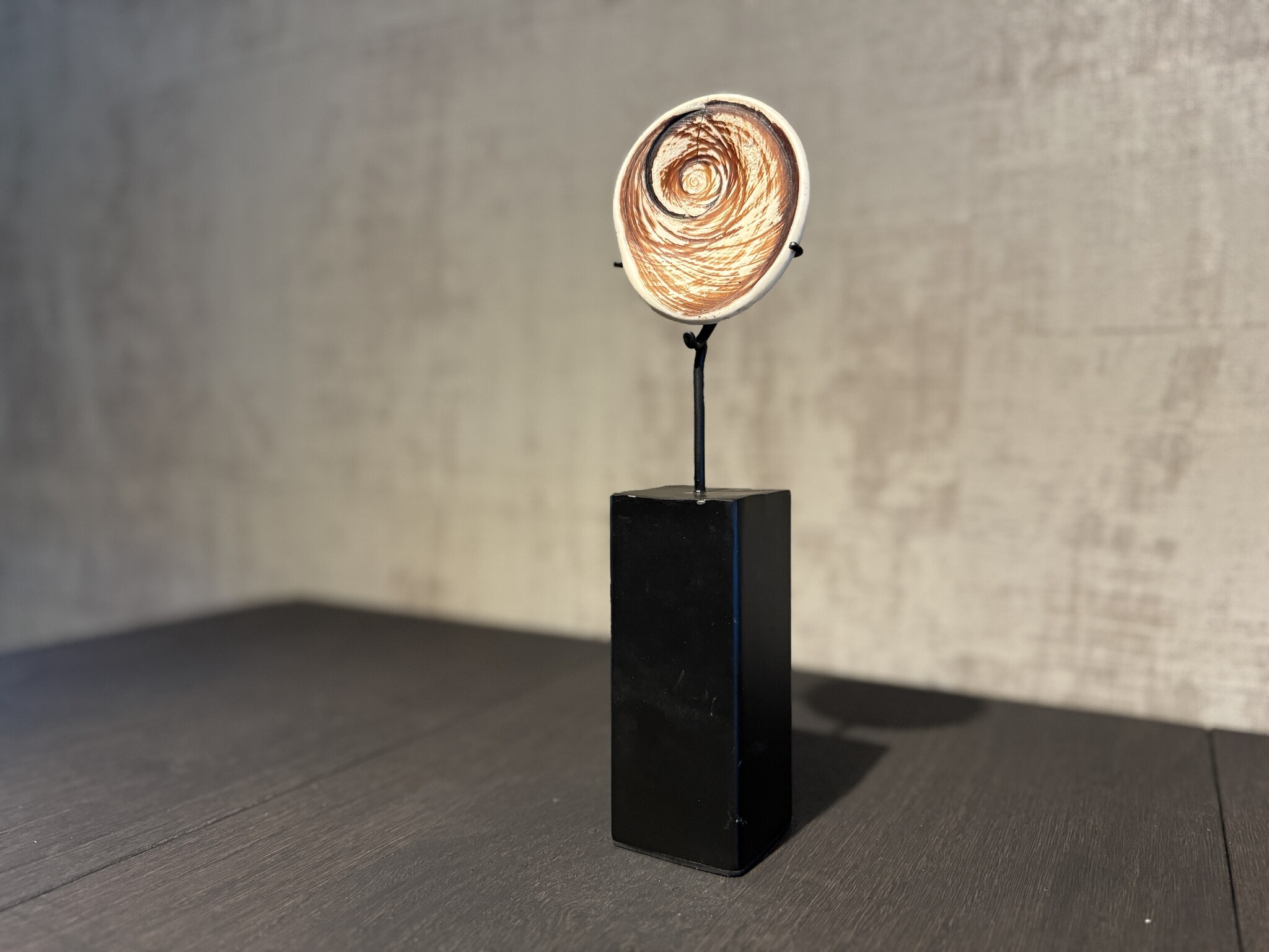 De appelgaard schelp geldsteen op standaard groot