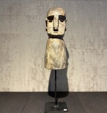 De Appelgaard Houten pop op standaard