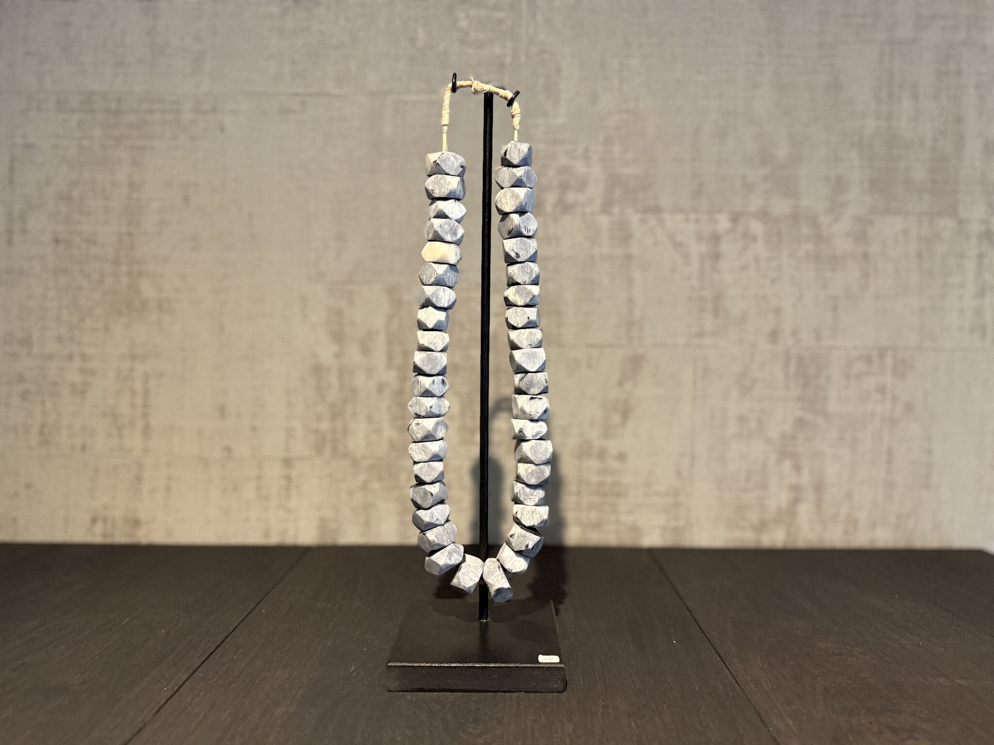 De appelgaard kralenketting grijs ruw