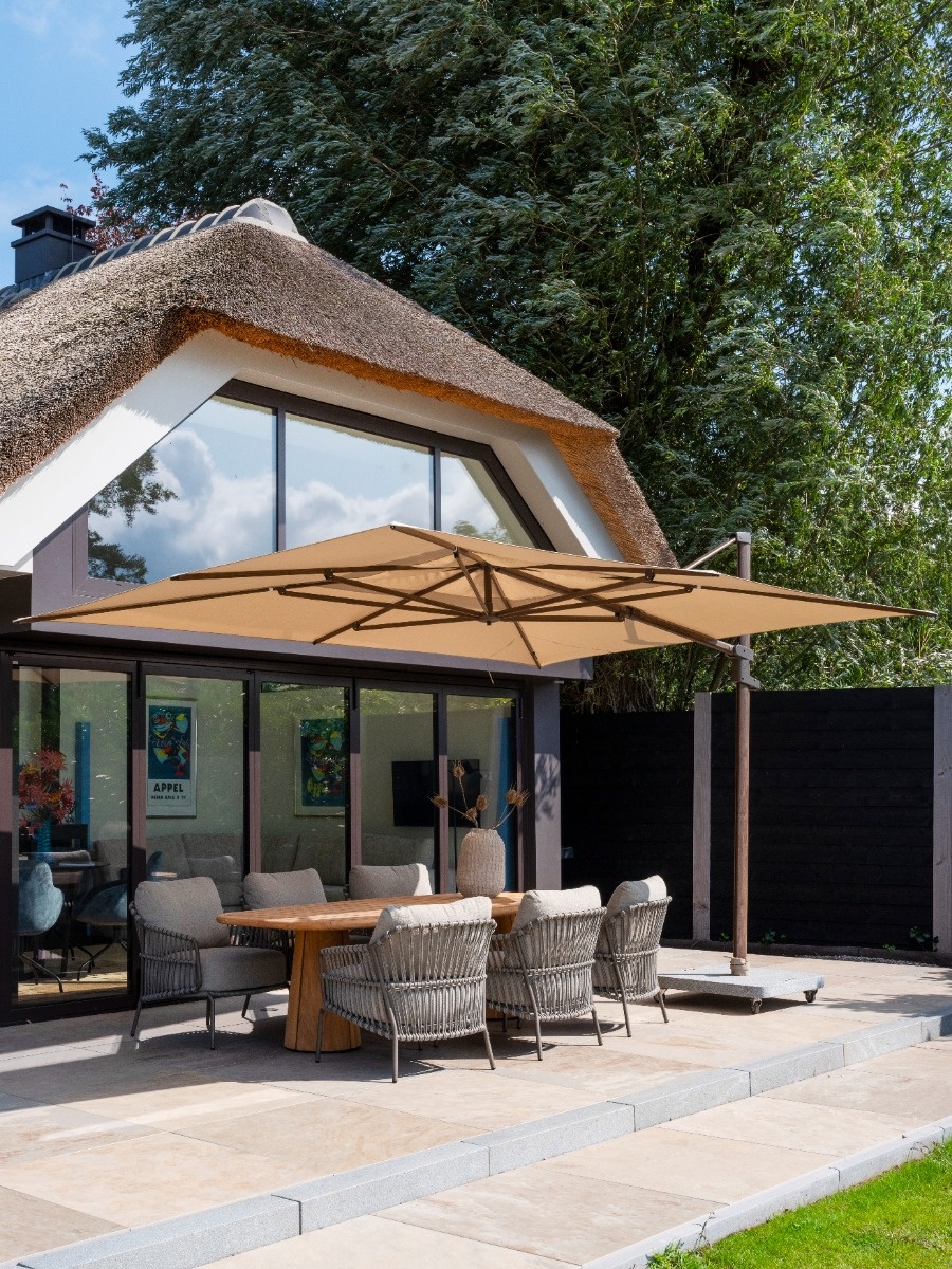 4-Seasons 4 Seasons Finca Zweefparasol 400x300 cm. - beach/dark woodlook