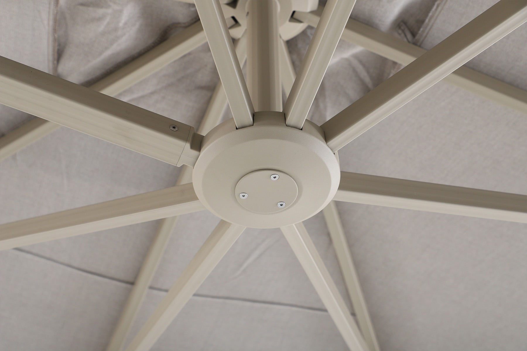 Perfect Shadow Perfect Shadow Eclipse ronde zweefparasol Ø350 cm. Ultra - Latte/Urban Taupe