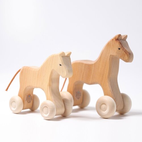 Grimms Grimms houten paard Willy op wielen