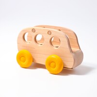 Houten Bus met gele wielen