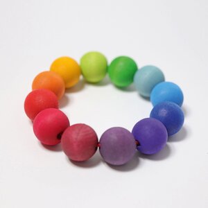 Grimms Grijpspeeltje Kralenarmband regenboog