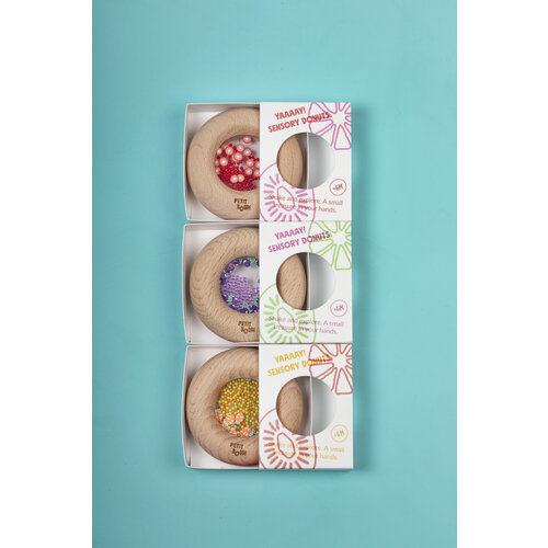 Petit Boum Petit Boum - Sensorisch grijpspeeltje - Wortels Petit Boum Petit Boum - Sensorisch grijpspeeltje - Wortels