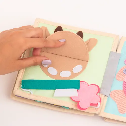 Jolly designs - Quiet Books Jolly Designs Quiet book Magic bird, magische vogel, vanaf 18 maanden Jolly designs - Quiet Books Jolly Designs Quiet book Magic bird, magische vogel, vanaf 18 maanden