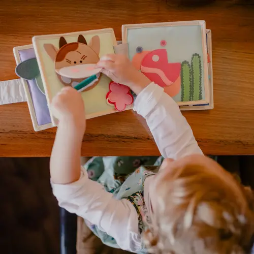 Jolly designs - Quiet Books Jolly Designs Quiet book Magic bird, magische vogel, vanaf 18 maanden Jolly designs - Quiet Books Jolly Designs Quiet book Magic bird, magische vogel, vanaf 18 maanden