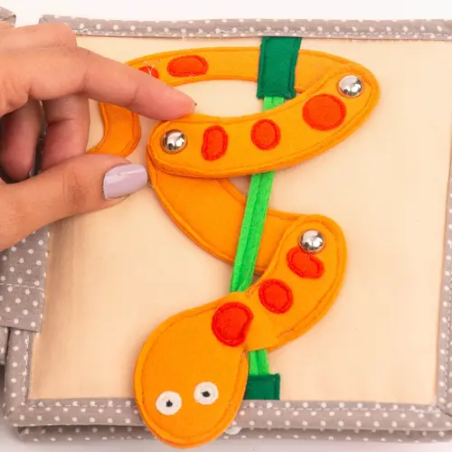 Jolly designs - Quiet Books Jolly Designs Quiet book Peek a boo  - Kiekeboe, vanaf 6 maanden