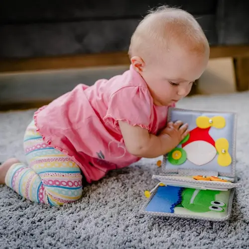 Jolly designs - Quiet Books Jolly Designs Quiet book Peek a boo  - Kiekeboe, vanaf 6 maanden