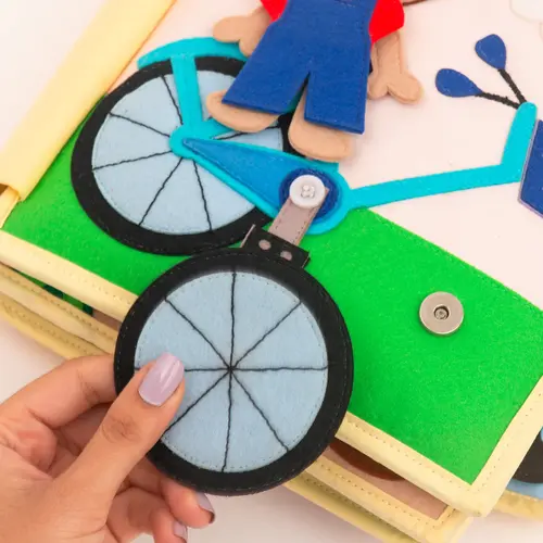 Jolly designs - Quiet Books Jolly Designs Quiet Book My First Bicycle - 6 Pagina's, vanaf 18 maanden Jolly designs - Quiet Books Jolly Designs Quiet Book My First Bicycle - 6 Pagina's, vanaf 18 maanden