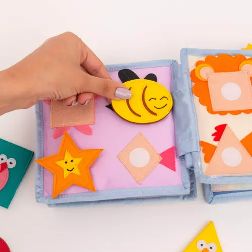 Jolly designs - Quiet Books Jolly designs Mini quiet book Zonneschijn vanaf 18 maanden Jolly designs - Quiet Books Jolly designs Mini quiet book Zonneschijn vanaf 18 maanden