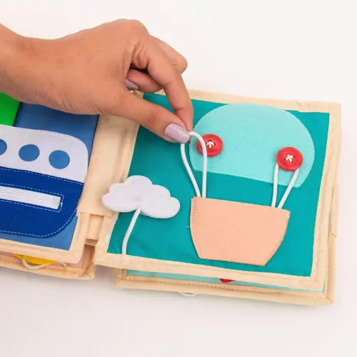 Jolly designs - Quiet Books Jolly designs Mini quiet book Vliegtuig vanaf 18 maanden