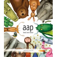Aap leest een letter