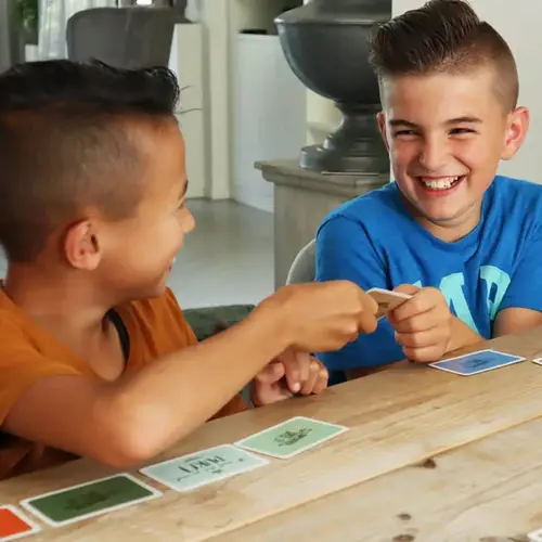 Briljant Uitgeverij - voorheen Dubbelzes Complimentenspel, een doosje vol liefde en positiviteit.