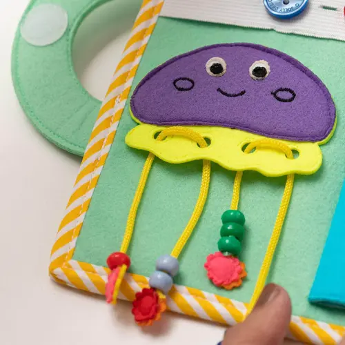 Jolly designs - Quiet Books Jolly Design 2 pagina's playbook - Space adventure, vanaf 24 maanden Jolly designs - Quiet Books Jolly Design 2 pagina's playbook - Space adventure, vanaf 24 maanden