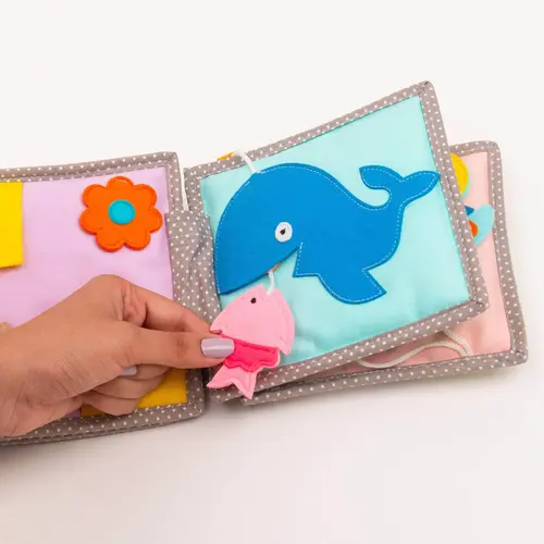 Jolly designs - Quiet Books Jolly Designs Quiet book Slaperige Leeuw, vanaf 12 maanden