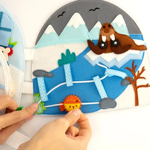 Jolly designs - Quiet Books Jolly Design Playbook Iglo, vanaf 12 maanden