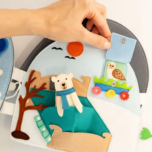 Jolly designs - Quiet Books Jolly Design Playbook Iglo, vanaf 12 maanden