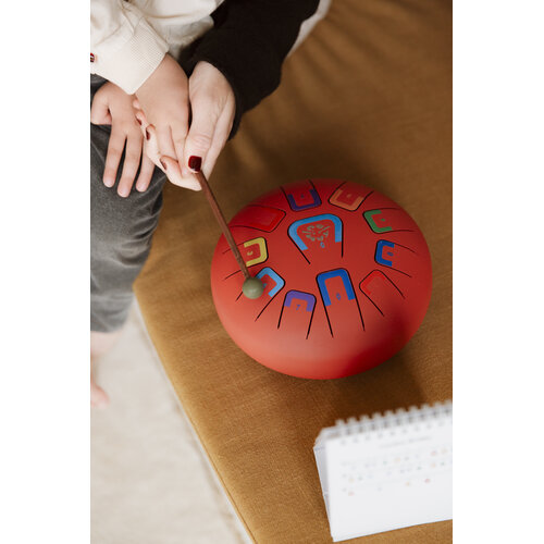 Tambú Tambú 8 - Rode tongdrum - handpan 11 noten met toebehoren