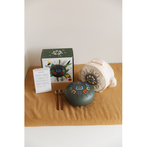 Tambú Tambú 8 - mat groene tongdrum - handpan 11 noten met toebehoren