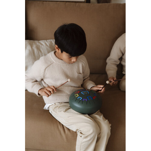 Tambú Tambú 8 - mat groene tongdrum - handpan 11 noten met toebehoren