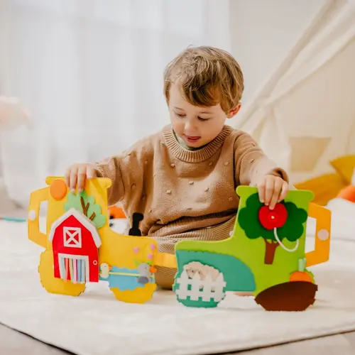 Jolly designs - Quiet Books Travel Buddy Tractor/Trekker - vanaf 18 maanden Jolly designs - Quiet Books Travel Buddy Tractor/Trekker - vanaf 18 maanden