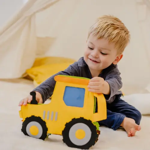 Jolly designs - Quiet Books Travel Buddy Tractor/Trekker - vanaf 18 maanden Jolly designs - Quiet Books Travel Buddy Tractor/Trekker - vanaf 18 maanden