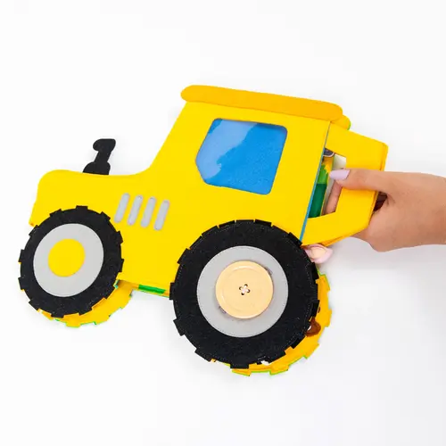 Jolly designs - Quiet Books Travel Buddy Tractor/Trekker - vanaf 18 maanden Jolly designs - Quiet Books Travel Buddy Tractor/Trekker - vanaf 18 maanden