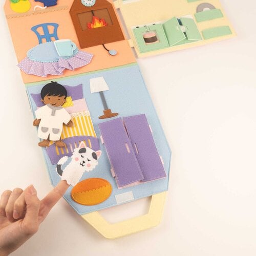 Jolly designs - Quiet Books Jolly Designs Travel Buddy poppenhuis, vanaf 18 maanden