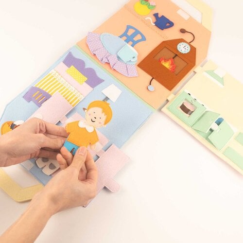 Jolly designs - Quiet Books Jolly Designs Travel Buddy poppenhuis, vanaf 18 maanden