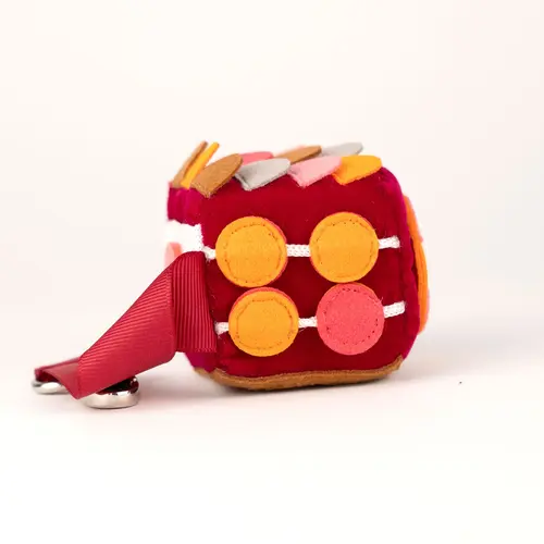 Jolly designs - Quiet Books Sensorische kubus - Ruali - the gentle one vanaf 36 maanden